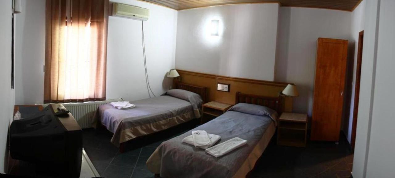Hotel Albatros à Calarasi  Extérieur photo