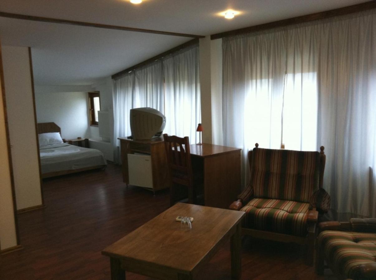 Hotel Albatros à Calarasi  Extérieur photo