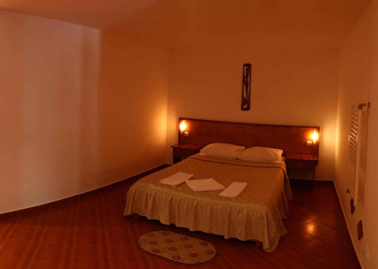 Hotel Albatros à Calarasi  Extérieur photo